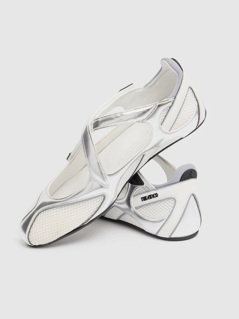Ballerina flat Floor 01 The Attico in tessuto sintetico silver, vista scarpa laterale, su sfondo bianco